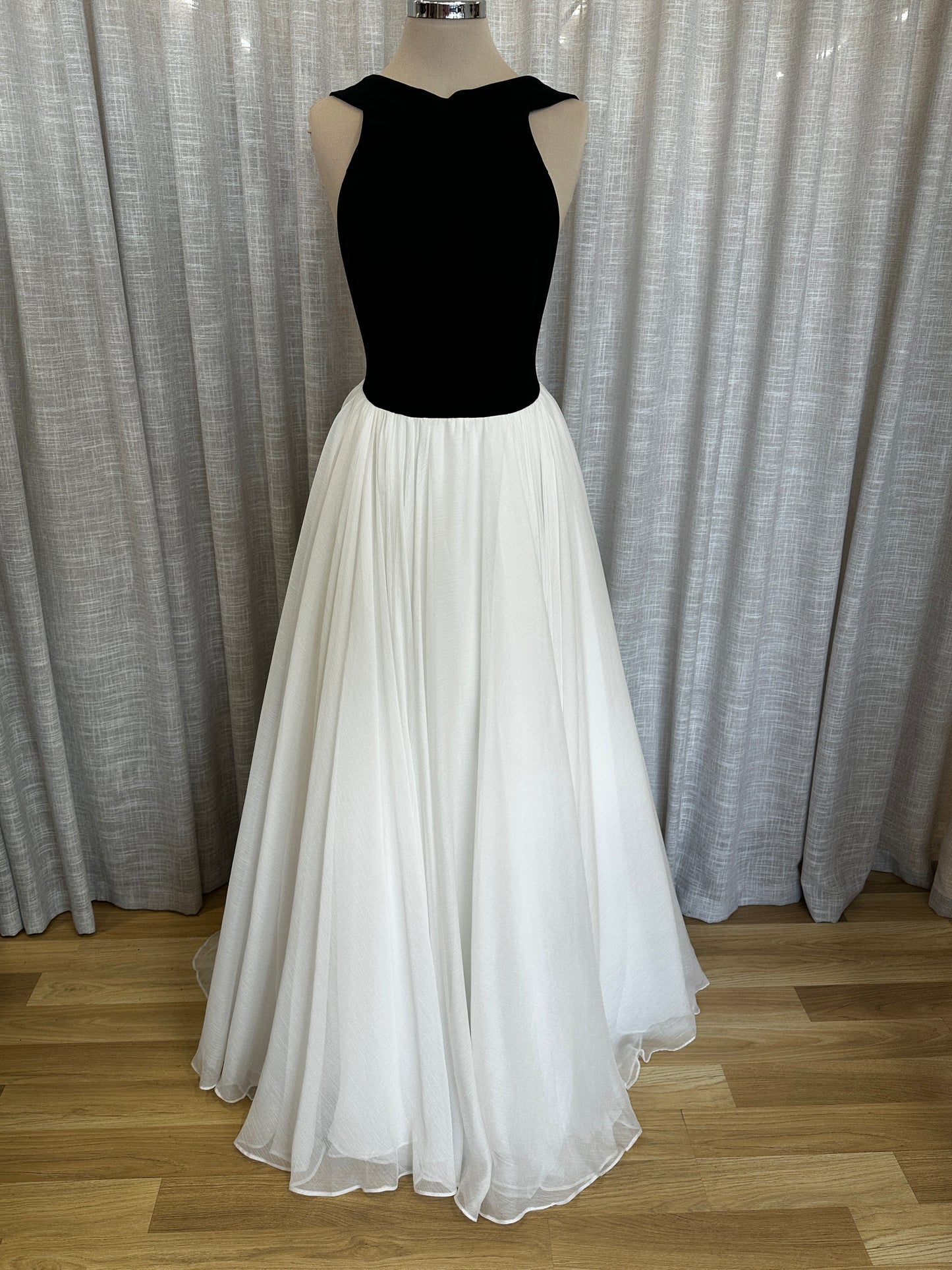 Javoni Backless Ball Gown