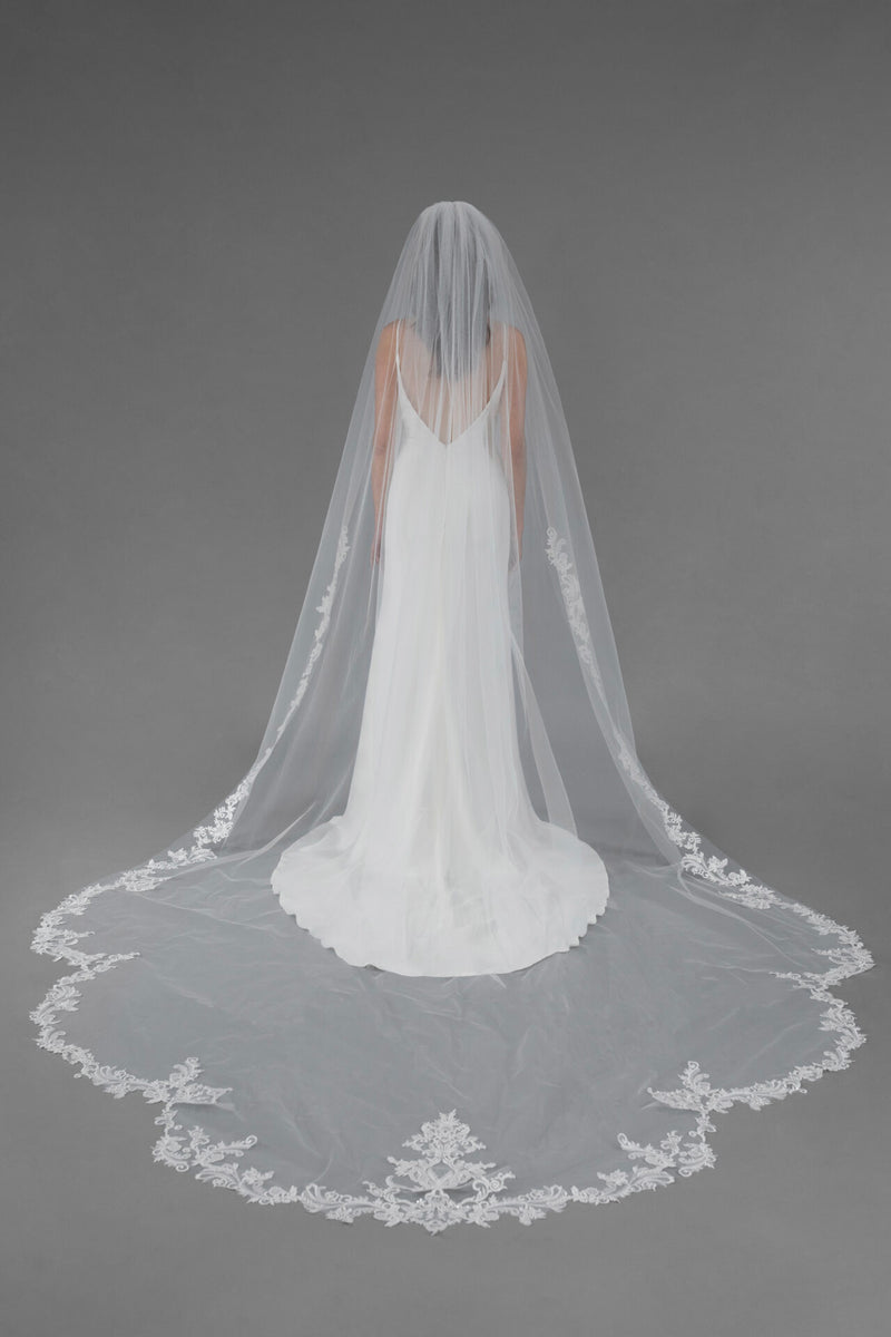 Lyanna Lace Bridal Veil - Accessory - Grace and Goddess
