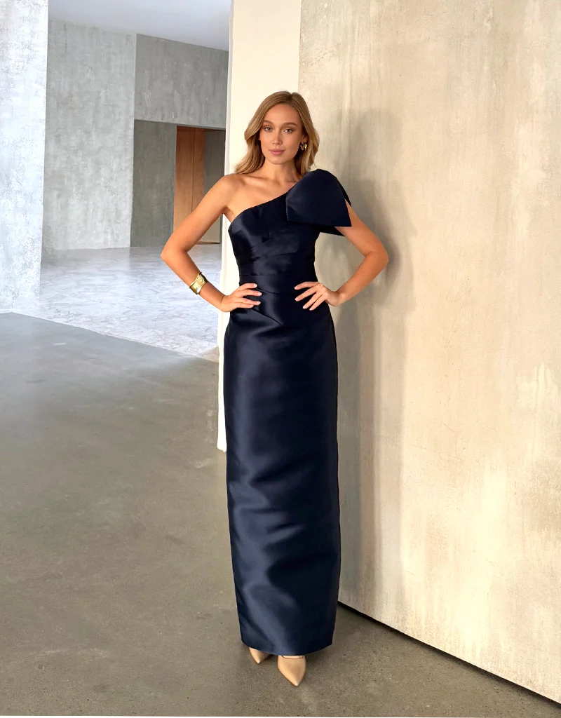 Bariano Aramy one-shoulder bow gown, elegant formal dress featuring a large bow detail and asymmetric shoulder design.