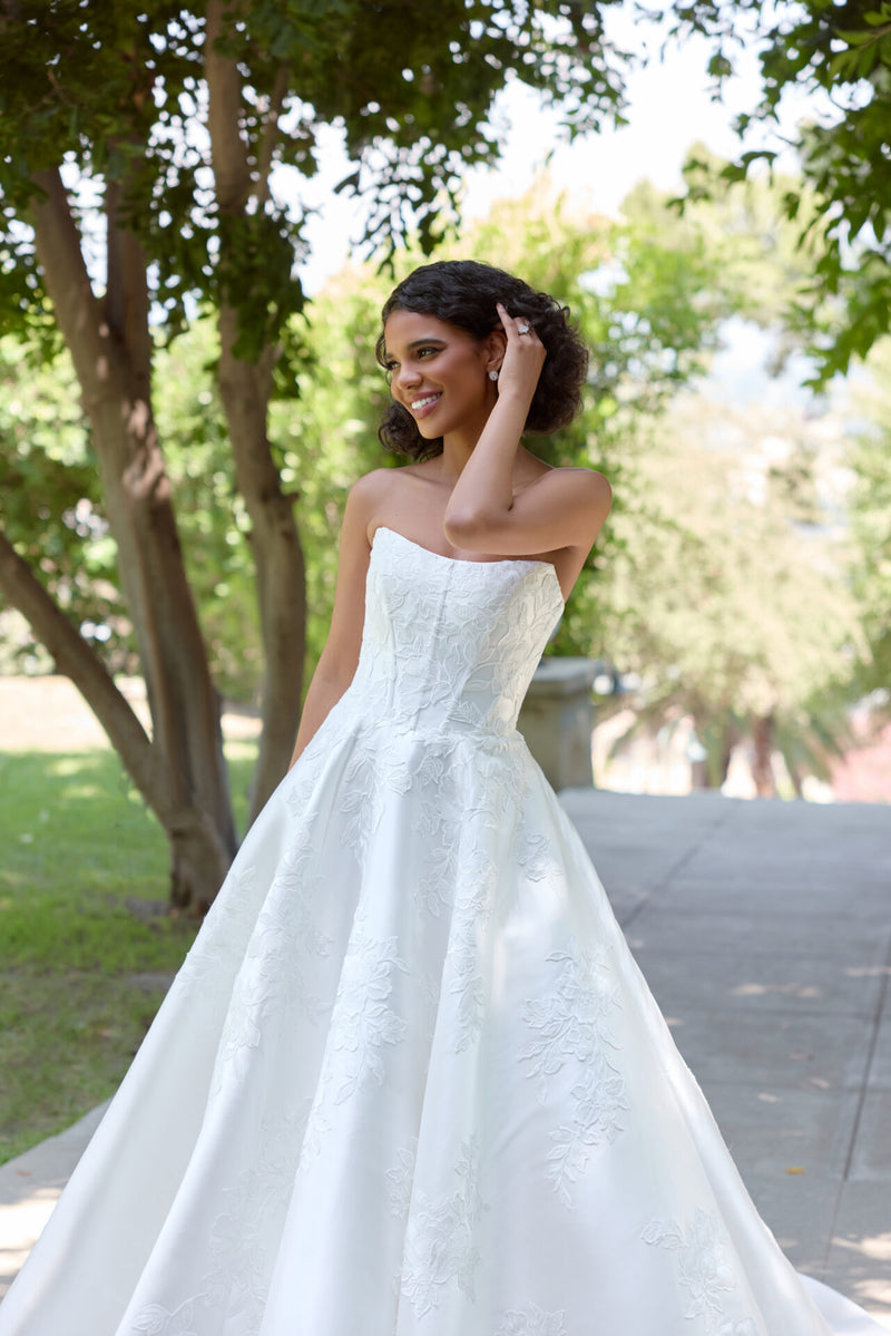 Boomer - Wedding Gown - Essense