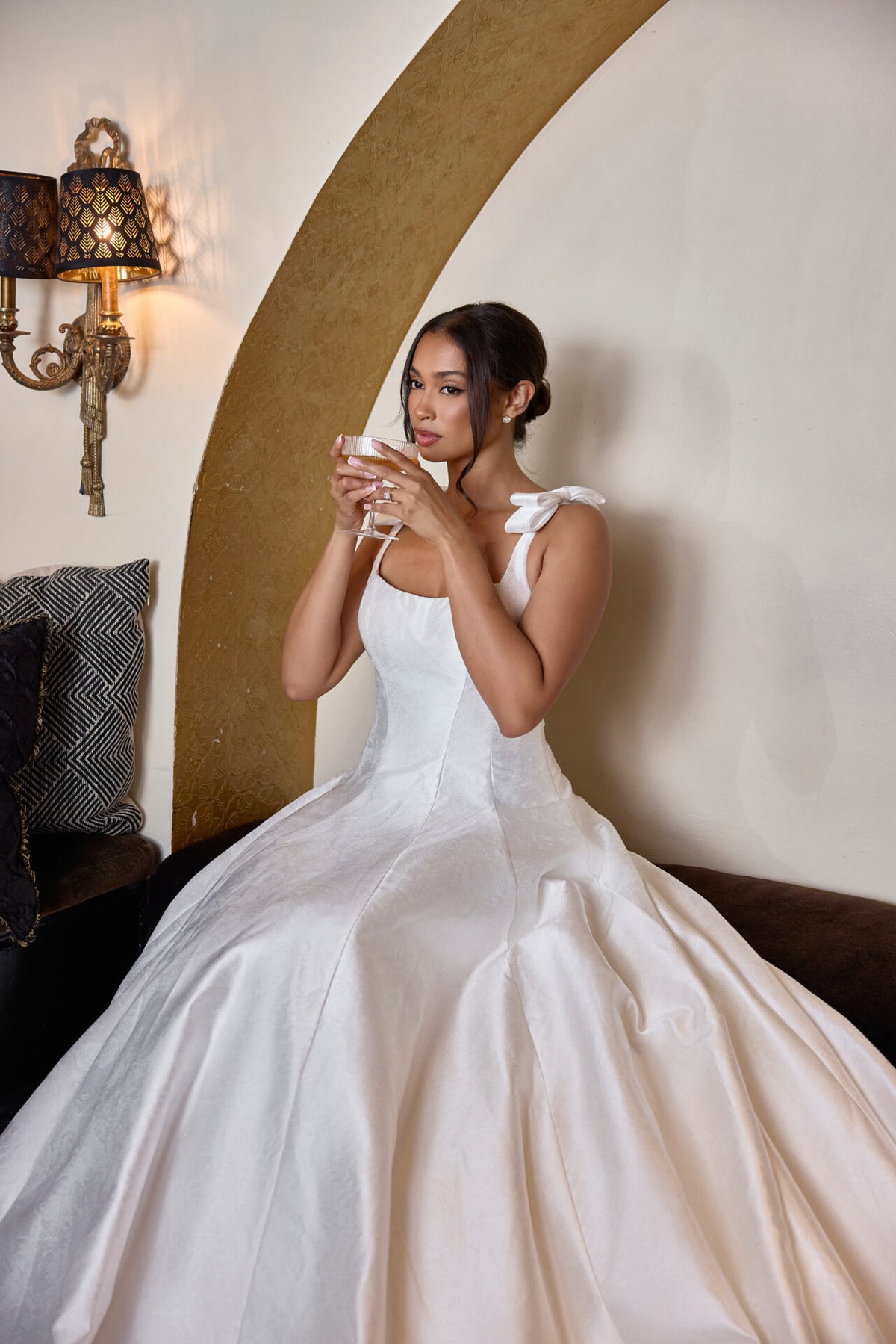 Bluerocks - Coming Soon (November) - Wedding Gown - Essense