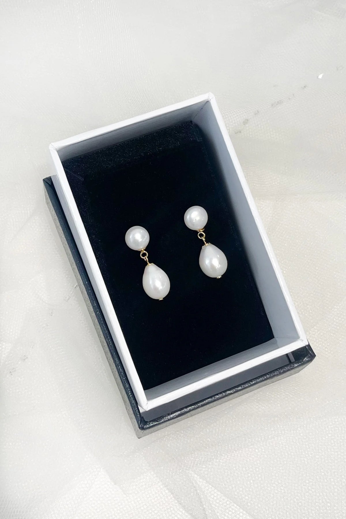 Sia Fresh Water Pearl Earring