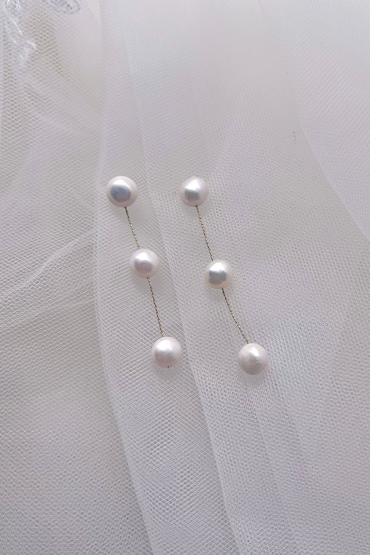 Bella Pearl Earring