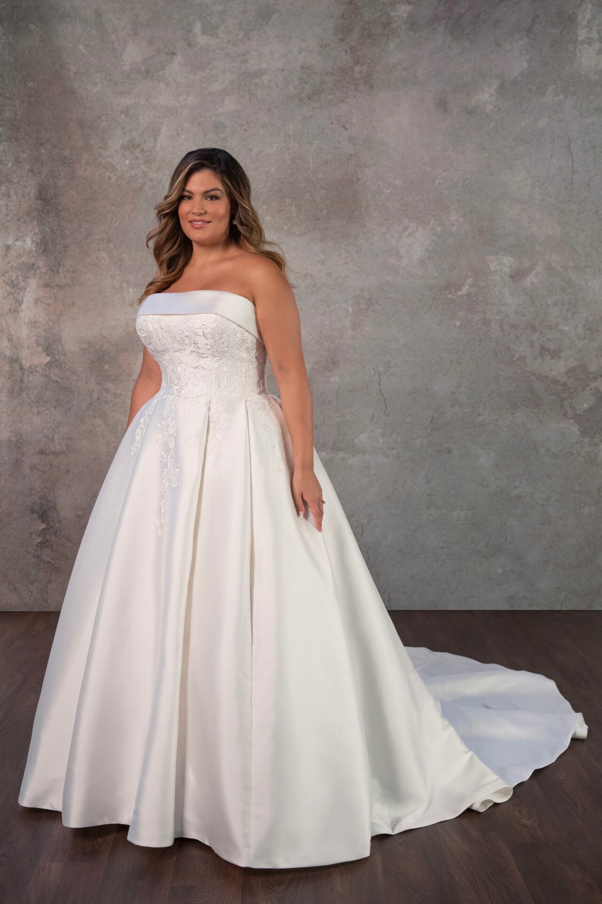 Vanessa - Wedding Gown - Essense