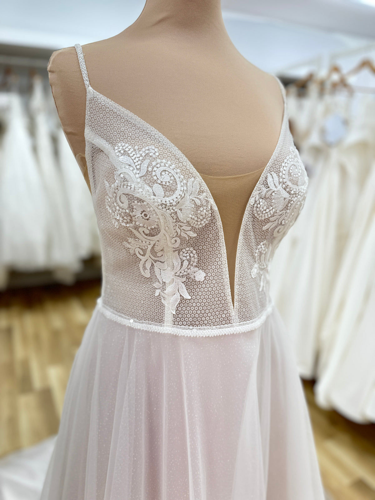 Gia-a 16 - Wedding Gown - Libelle