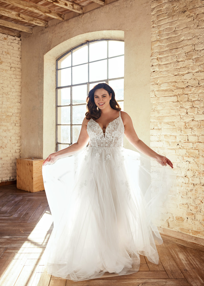 Tiffany - Modeca Curves - Wedding Gown - modeca